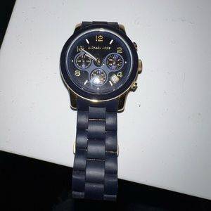 Michael Kors navy silicone watch (needs a battery)